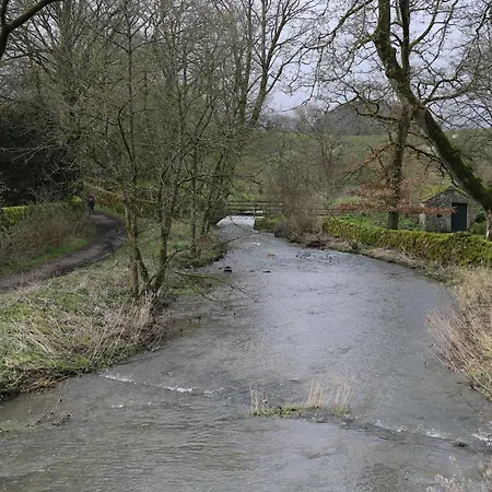 12 Linton Falls, *